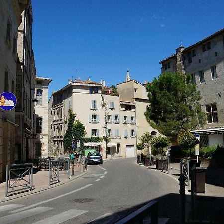 Les Marchands Avignon Buitenkant foto