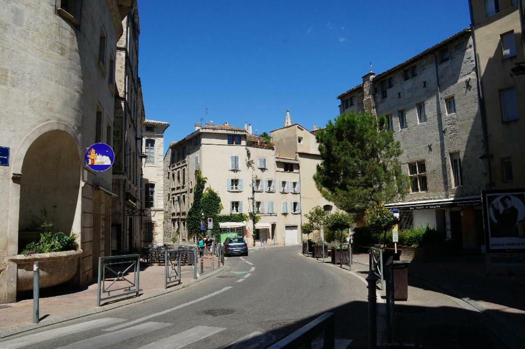 Les Marchands Avignon Buitenkant foto